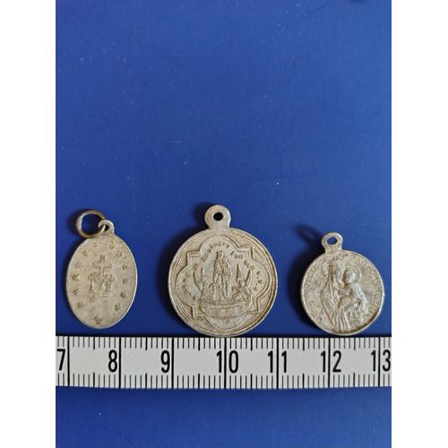 3 Petites Médailles