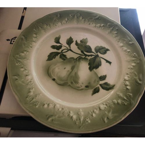 1 Assiette Verte Représentant 2 Poires - Provenance France