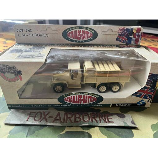 Miniature Dinky Toys 1:43 - Camion GMC Bâché Militaire - Jouet Ancien