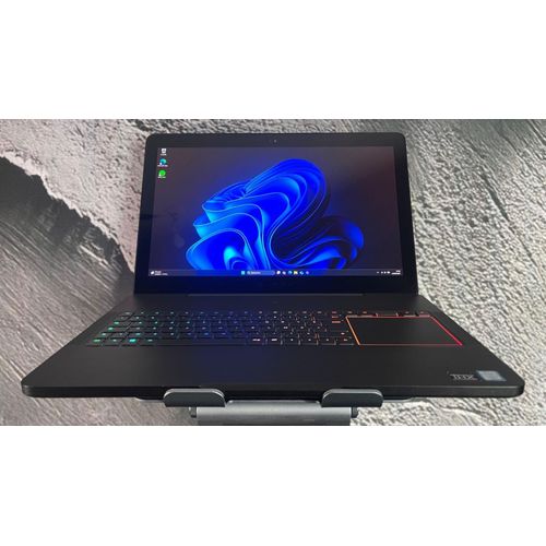 PC PORTABLE GAMING COLLECTOR RAZER BLADE PRO 17 POUCES 4K TACTILE I7-7820HK 32Gb GTX 1080 1To SSD RAID
