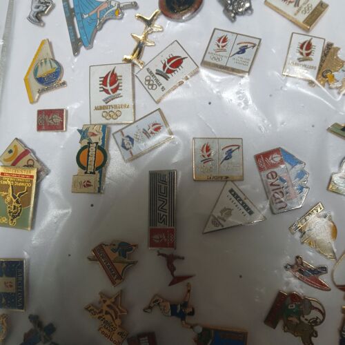 Lot De 400 Pin'S Tous Différents