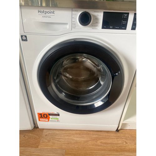 Lave-linge Ariston Hotpoint Aqualtis modèle AQGL 129 8kg