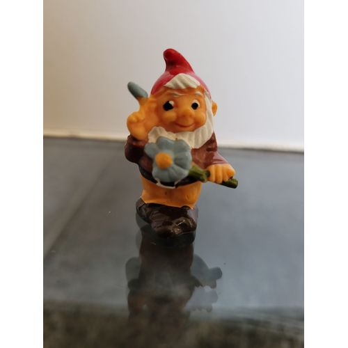 Figurine Kinder Nains - Nain Cueillant Des Fleurs 4cm