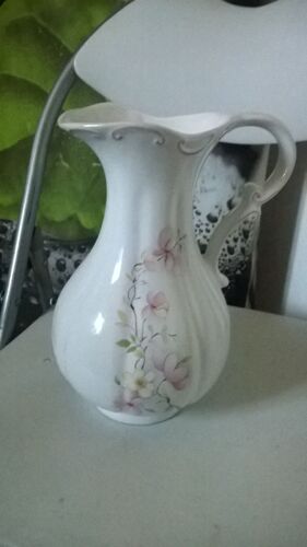 Broc Pichet Avec Dessin De Roses En Faience