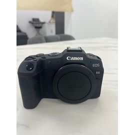 Canon EOS R8 24.2 Mpix + Objectif RF 24-105mm F/4-7.1 IS STM - Noir