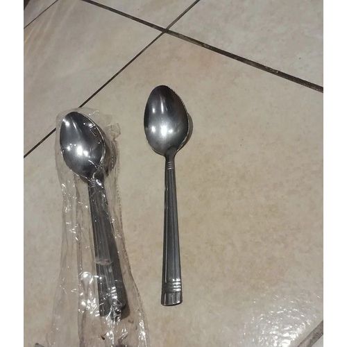 Lot De 12 Grandes Cuillères Neuves Encore Emballées!!