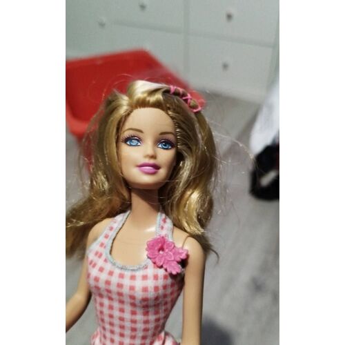 Poupée Barbie 2009