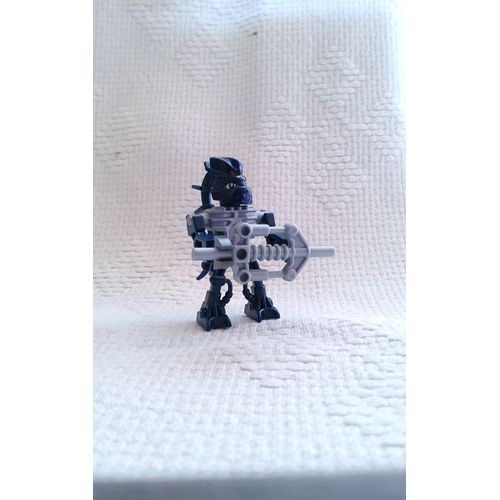 LEGO BIONICLE mini Figurine : réf bio011 piraka vezok avec arme