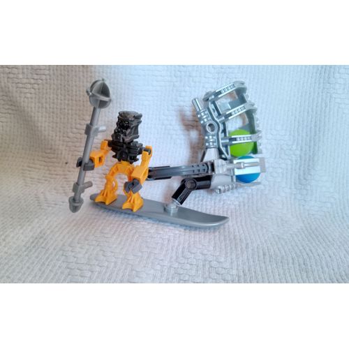 LEGO BIONICLE mini : réf bio007 Toa inika hewkii avec son surf catapulte