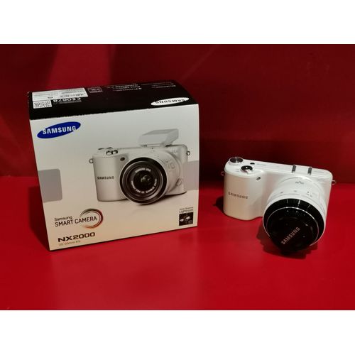 SAMSUNG NX2000 hybride 20.3 mpix blanc