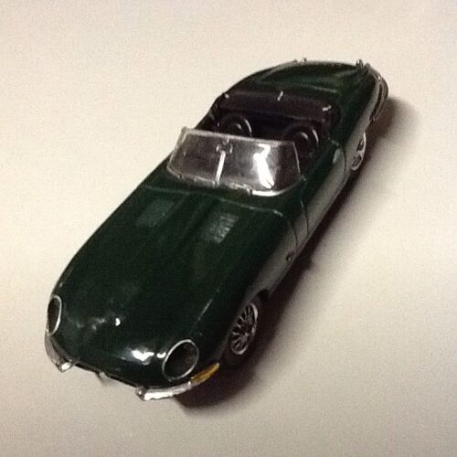 Jaguar cabriolet verte 1/43