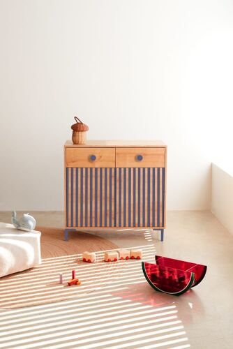 Commode 2 portes 2 tiroirs couleur chêne avec des rayures bleues