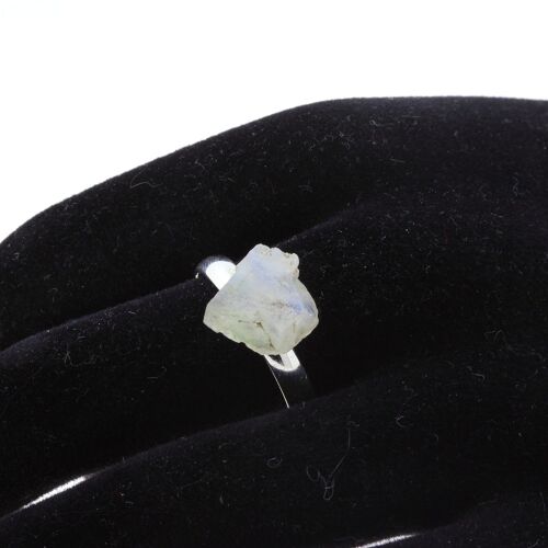 Bague Pierre De Lune Brut Plaqué Argent. 9.64 Ct. Taille Réglable.