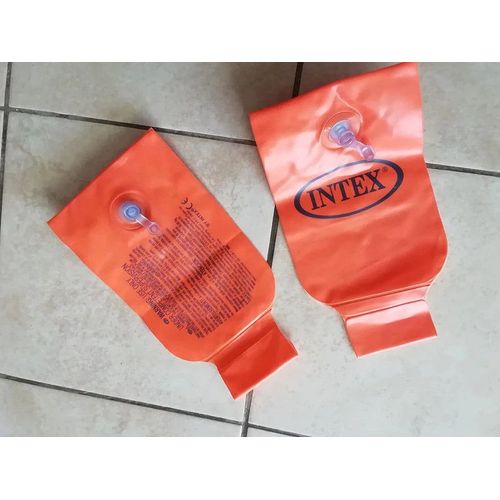 Lot De Deux Brassard Intex.