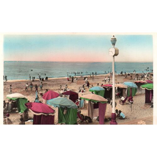 Carte Postale Semi-Moderne - 132 - Deauville - La Plage