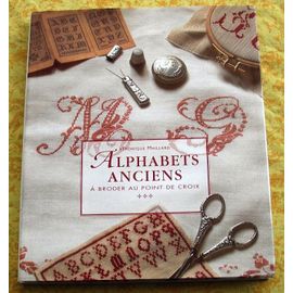 Alphabets Anciens À Broder Au Point De Croix