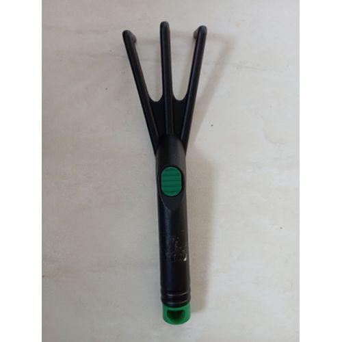 Râteau à main griffe 3 dents