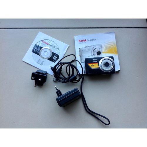 Appareil photo Compact Kodak EASYSHARE M340 Noir compact - 10.2 MP - 3x zoom optique - noir