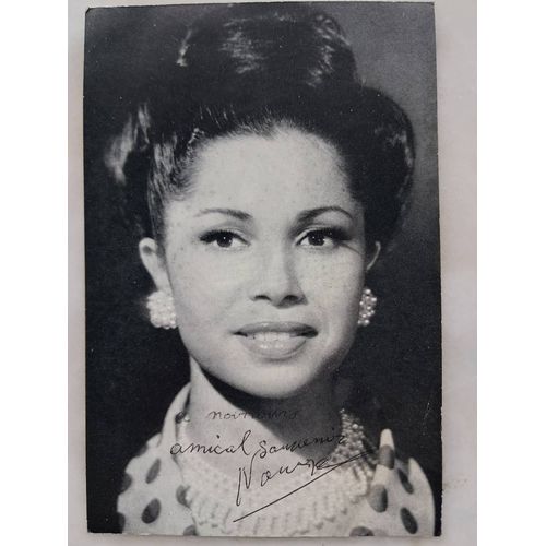 Autographe De La Chanteuse Noura