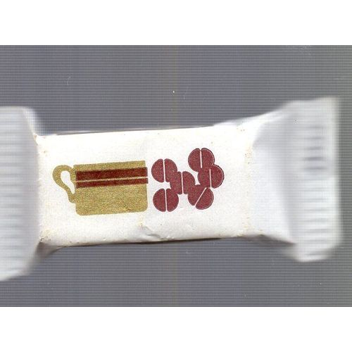 Sucre Emballé, Sucre Enveloppé Sous Papier : Sucre Enveloppé, Texte Brun Sur Fond Blanc