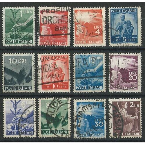 Italie Lot De 12 Timbres Oblitérés Démocratie 1945