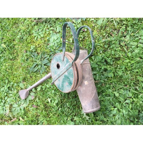 Très Ancien Pulvérisateur À Soufflets Pour Vigne