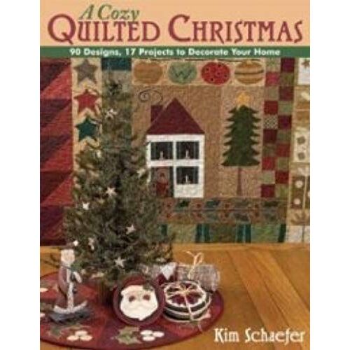 A Cozy Quilted Christmas (90 Designs, 17 Projects To Decorate Your Home)