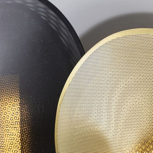 Lampe En Métal Noir Et Maille Polymère Dorée H39,5 Cm