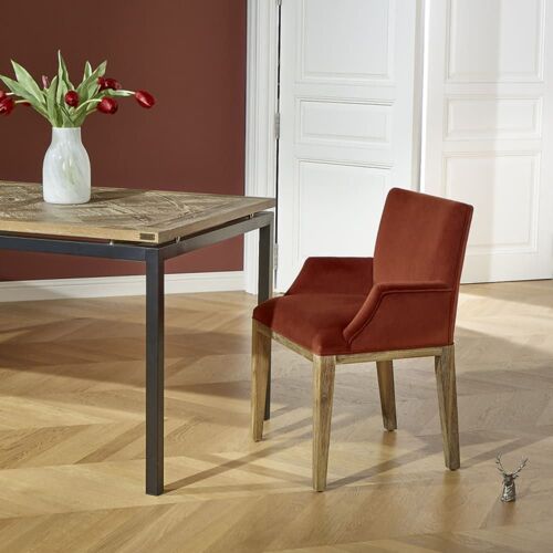 Fauteuil de table en hévéa et velours caramel cuivré