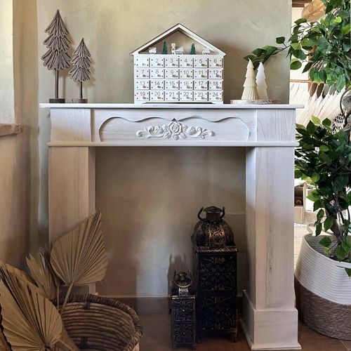 2 petits arbres de Noël de table en bois et feutre gris et marron