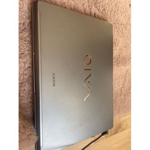 Sony VAIO VGN-FE41M - Core 2 Duo T5500 / 1.66 GHz - Vista Familiale Premium - 2 Go RAM - 120 Go HDD - DVD SuperMulti DL - 15.4" 1280 x 800 - GF Go 7400