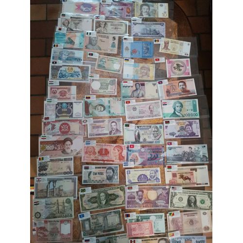 Lot De Billets De 50 Pays, 53 Billets