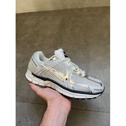 Nike Vomero 5 Chrome