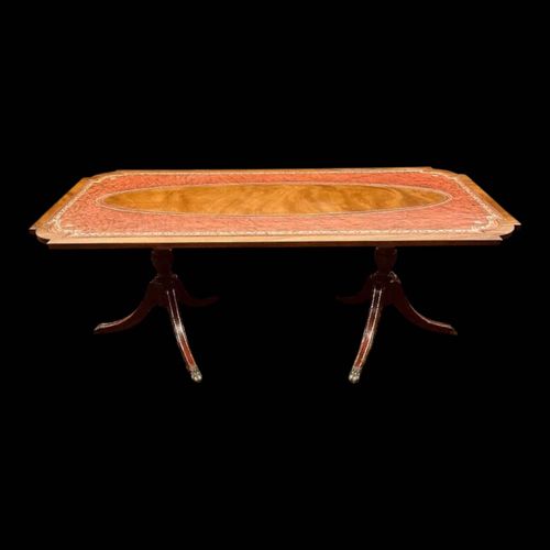 Table basse Chesterfield anglaise antique avec plateau en cuir bois