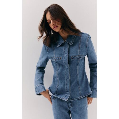 Chemise Cintrée En Jean Bleu Délavé Moyen À Manches Longues Et Lisérés Surjetés, Bleu Moyen Délavé