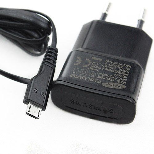 Chargeur compact Samsung GT-C3590 cable micro-usb 700mA, noir
