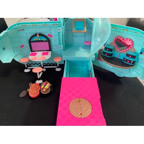 Camping-car bleu et rose Lol Surprise 