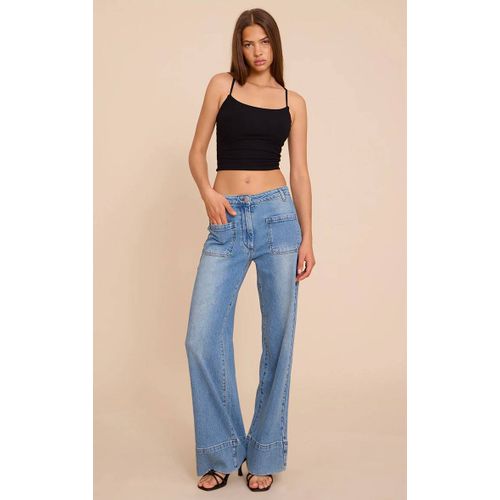 Jean bleu moyen délavé à poches et coutures surjetées, Bleu Moyen Délavé