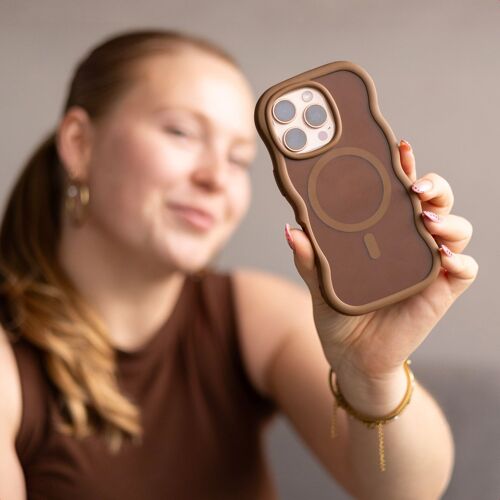 Selencia Coque arrière Wavy avec MagSafe Samsung Galaxy S26 Ultra Mocha Brown