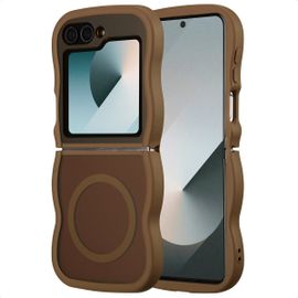 Selencia Coque Wavy Magsafe Samsung Galaxy Z Flip 6 Mocha Brown