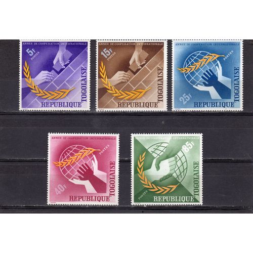 Timbres-Poste Du Togo (Année De La Coopération Internationale)