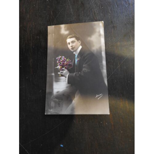 Carte Postale Ancienne : Homme Et Fleurs Pensees
