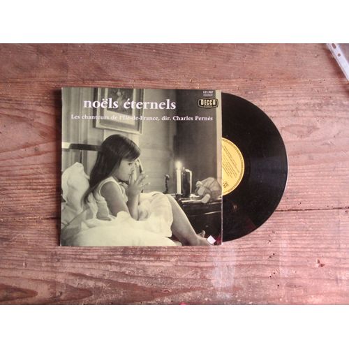 Noels Eternels : Venez Bergers : Dans Une Etable Obscure : Noels Mouvelet : O Nuit Heureuse Nuit : Noels Bourguignon : Dors Ma Colombe ; Le Jour De La Noel : La Nuit : St Joseph ....
