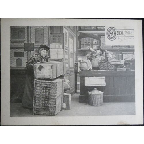 Un Cadeau De Noce * Film Primitif 1909 - 1 Photo Héliogravure Sur Papier Cartoline N&b Originale De 1909 * Petite Affiche De 13.5x18 Cm * Production : Pathé Frères * Cinéma Muet - Très Rare
