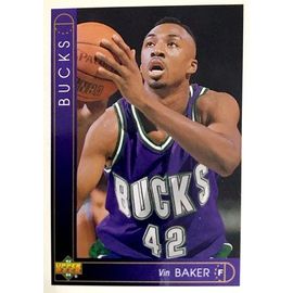 330 Vin Baker - Milwaukee Bucks - Carte Upper Deck Nba 1993