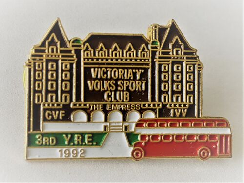 Rare Pins Victoria ' Y' Volks Sport Club / 1992 / 2,5 Cm X 3,7cm Double Attache