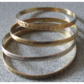 Ensemble De 4 Bracelets Vintage Rigides Maty-Finition Polie (1 Plaqué Argent + 1 Plaqué Or) Et Finition Ciselée (2 Plaqués Or)-Avec Poinçons-Diamètre 65mm-Pratiquement Jamais Portés Depuis 40ans