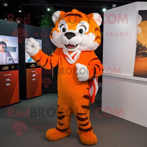 Personnage De Costume De Mascotte Redbrokoly De Tigre Orange Habillé D'une Chemise Boutonnée Et De Châles