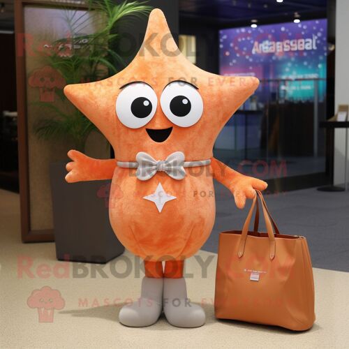 Personnage De Costume De Mascotte Redbrokoly D'étoile De Mer Habillé D'un Costume Et De Sacs Fourre-Tout