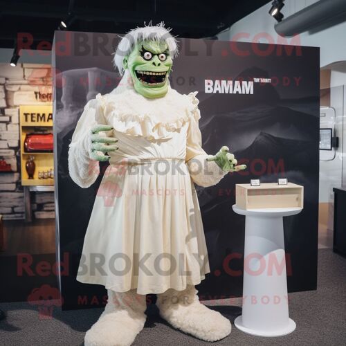 Personnage De Costume De Mascotte Redbrokoly Crème Frankenstein S Monster Habillé D'une Robe De Mariée Et De Ceintures